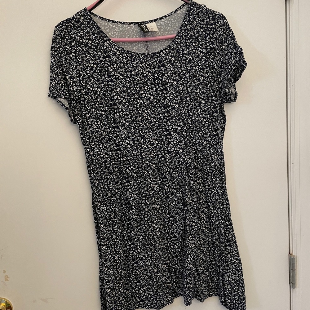 Short sleeve floral pattern swing dress